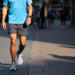 La marche rapide ferait reculer le risque de cancer du côlon bien plus quʼon ne le pensait