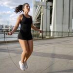 Dix minutes de corde à sauter valent une demi-heure de course : les médecins du sport expliquent pourquoi